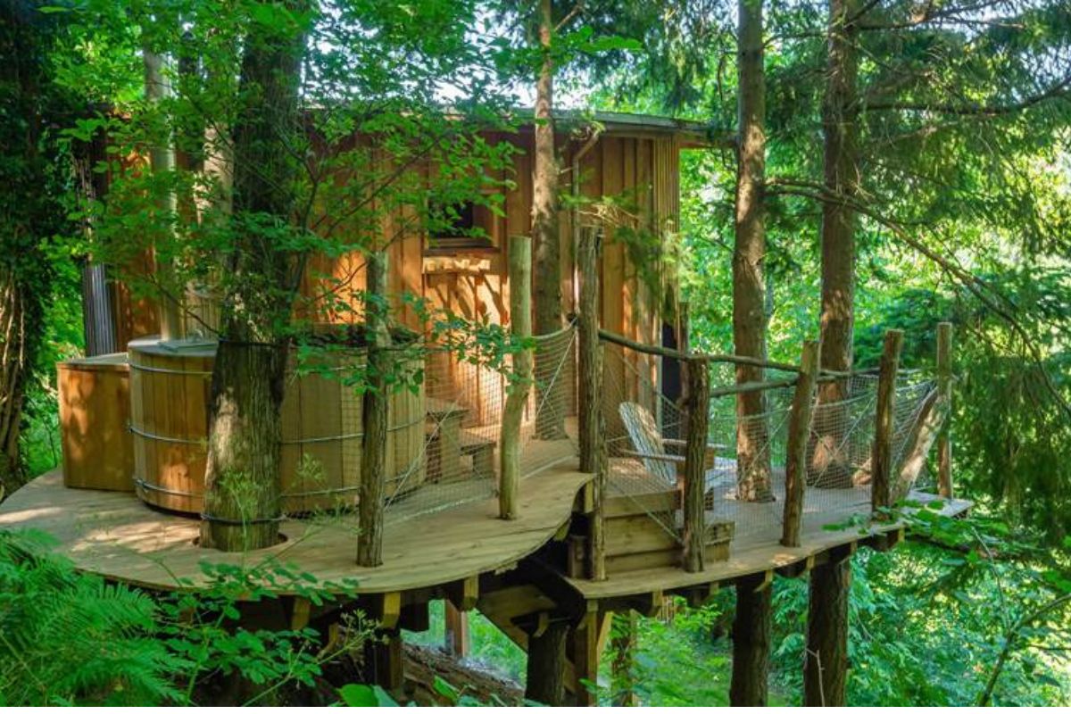 Dormir dans cabane perchée