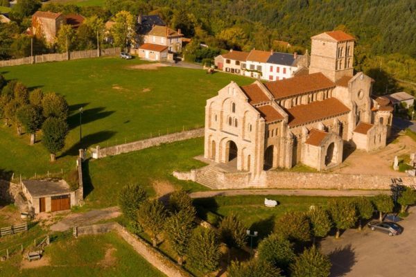 églises romanes oubliées centre de la France