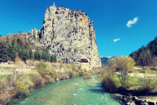 Castellane et la porte des gorges du Verdon