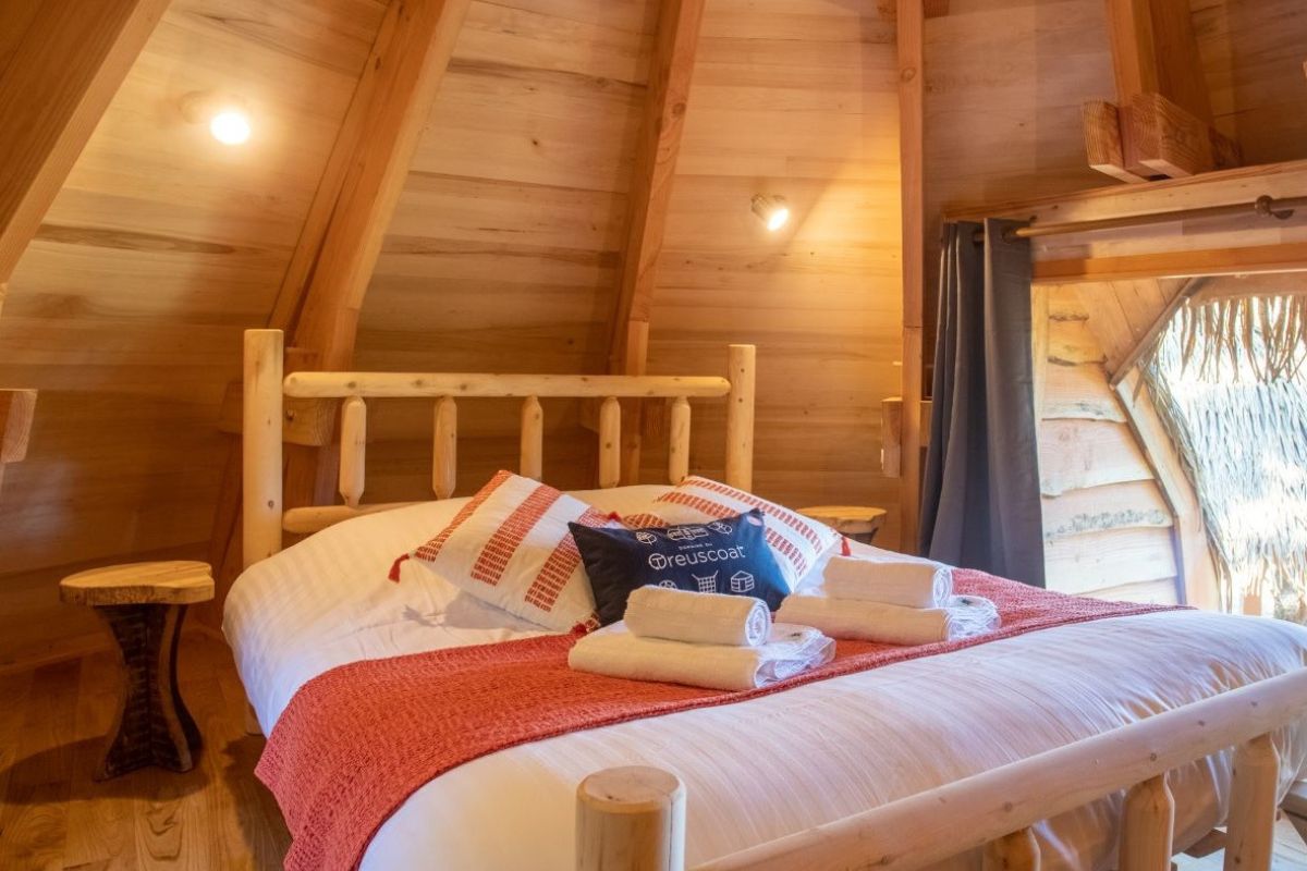 Dormir dans une cabane châtaigneraie ardéchoise