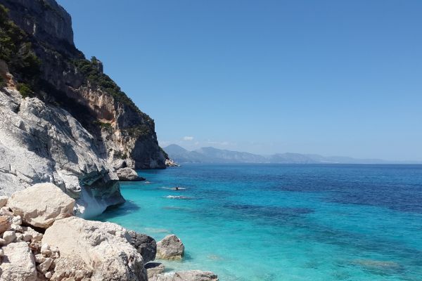 calanques cachées Méditerranée