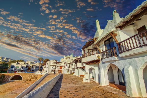 villages pierre blanche