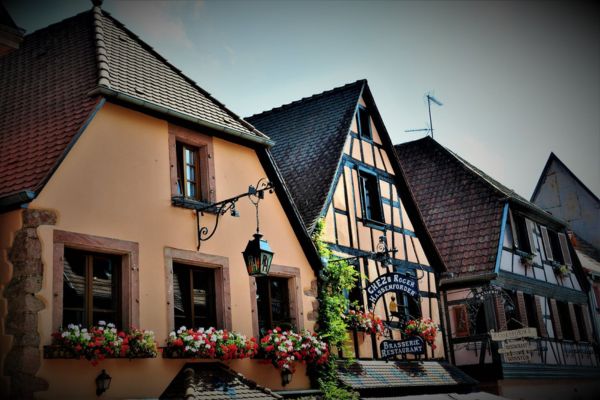 histoire gravée murs de Strasbourg