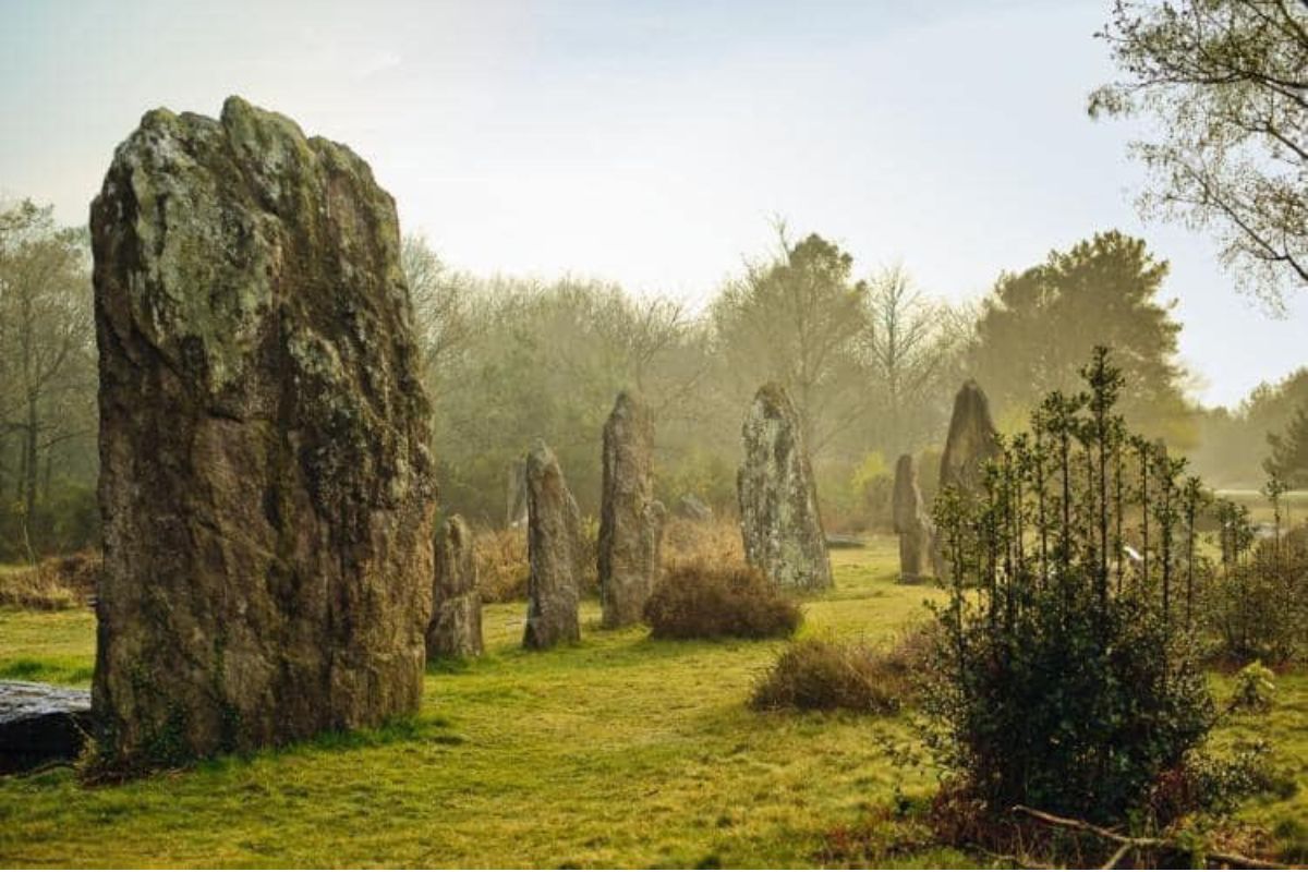mystère des mégalithes debout en Bretagne