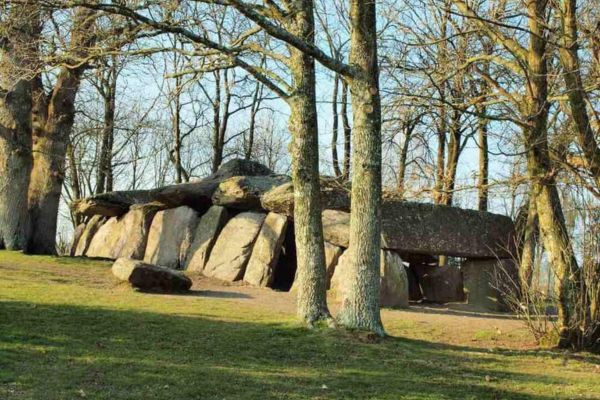 mystère mégalithes debout