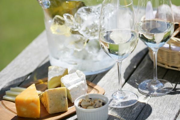 Fromages et vins locaux