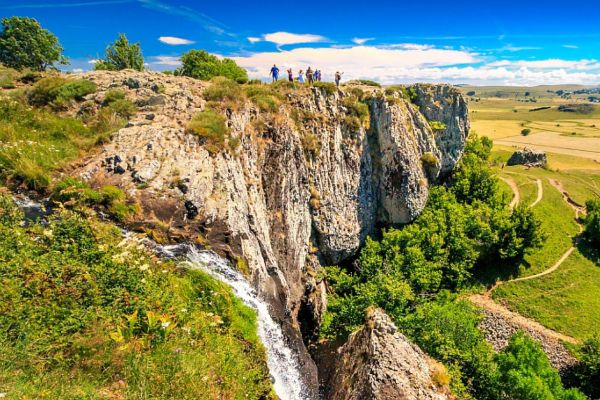 explorer un territoire immense