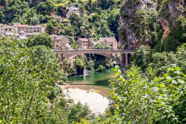 Des sentiers accessibles pour une marche sans pression