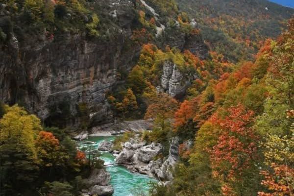 Explorer le Sentier Blanc-Martel