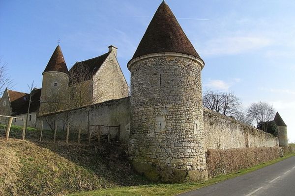 Cour-Maugis-sur-Huisne