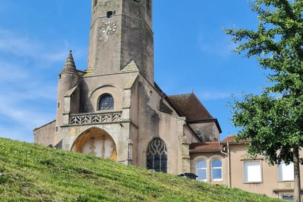 village de Châtel-sur-Moselle